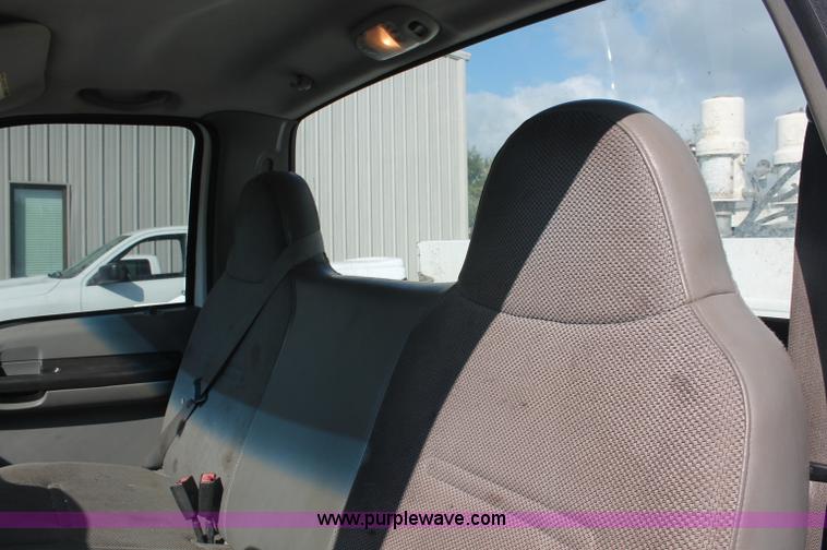 image for item C2791 2006 Ford F550 XL Super Duty service truck