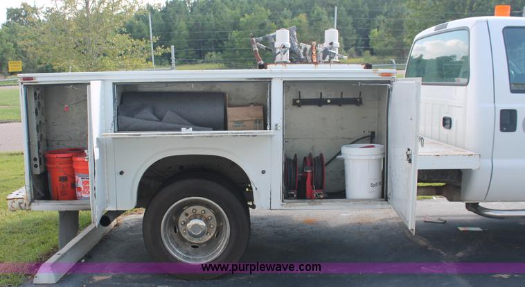 image for item C2791 2006 Ford F550 XL Super Duty service truck