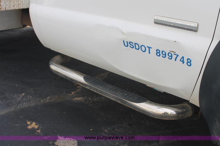 image for item C2791 2006 Ford F550 XL Super Duty service truck