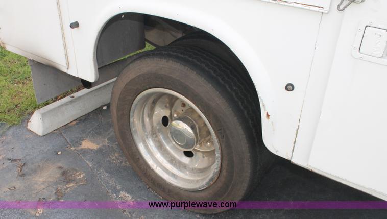 image for item C2791 2006 Ford F550 XL Super Duty service truck