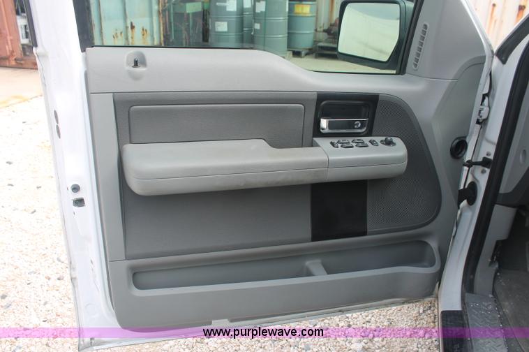 image for item C2792 2005 Ford F150 XLT SuperCab pickup truck