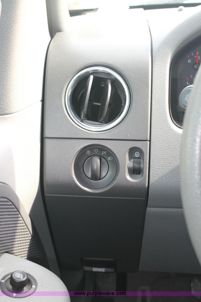 image for item C2792 2005 Ford F150 XLT SuperCab pickup truck