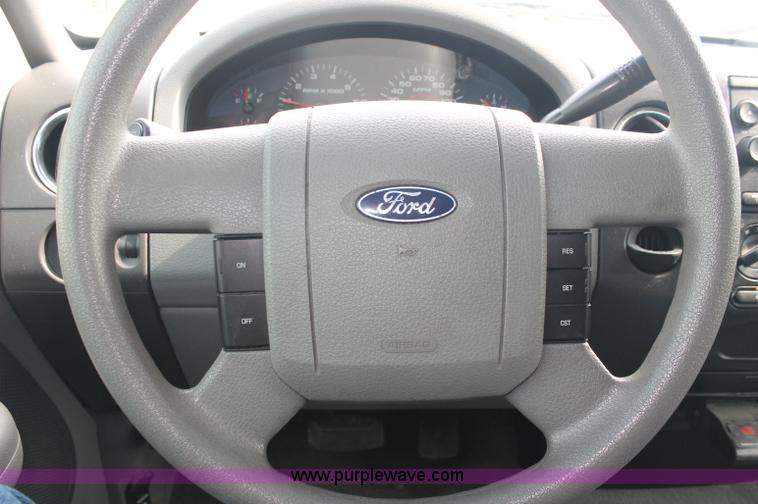 image for item C2792 2005 Ford F150 XLT SuperCab pickup truck