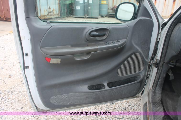 image for item C2793 2001 Ford F150 XLT SuperCab pickup truck