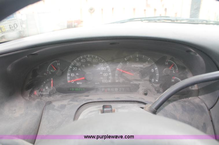 image for item C2793 2001 Ford F150 XLT SuperCab pickup truck