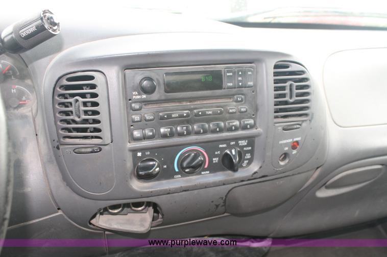 image for item C2793 2001 Ford F150 XLT SuperCab pickup truck