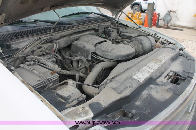 image for item C2793 2001 Ford F150 XLT SuperCab pickup truck