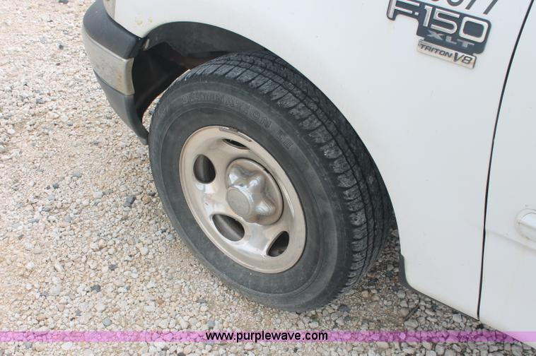 image for item C2793 2001 Ford F150 XLT SuperCab pickup truck