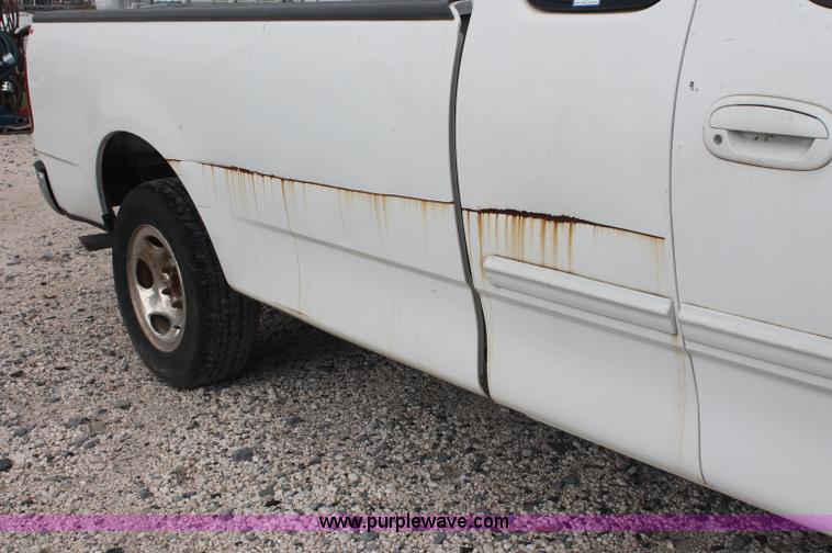 image for item C2793 2001 Ford F150 XLT SuperCab pickup truck