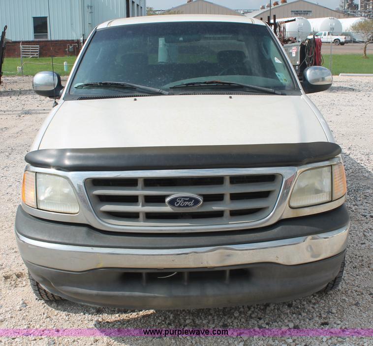 image for item C2794 2002 Ford F150 XLT SuperCab pickup truck