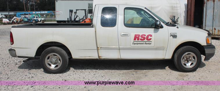 image for item C2794 2002 Ford F150 XLT SuperCab pickup truck