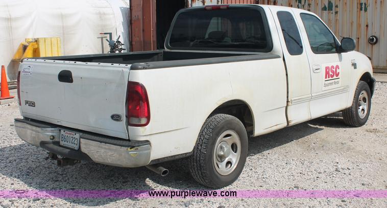 image for item C2794 2002 Ford F150 XLT SuperCab pickup truck