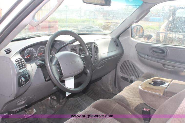 image for item C2794 2002 Ford F150 XLT SuperCab pickup truck