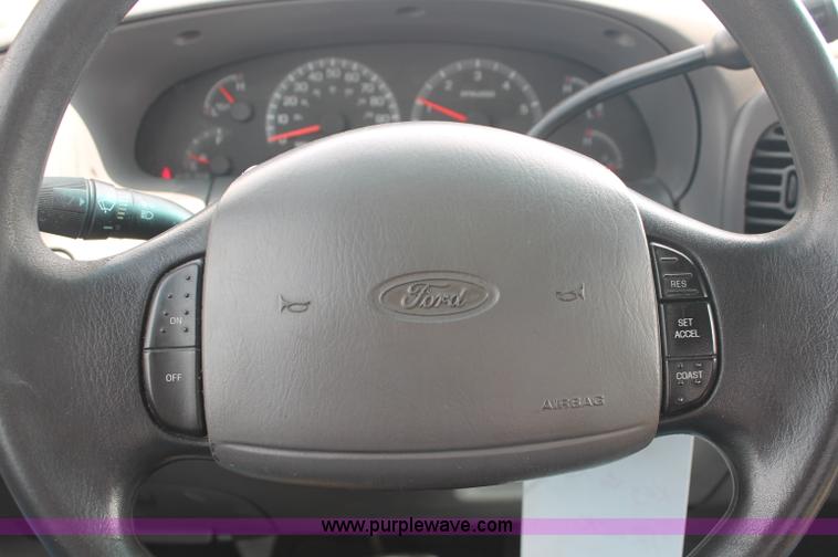 image for item C2794 2002 Ford F150 XLT SuperCab pickup truck