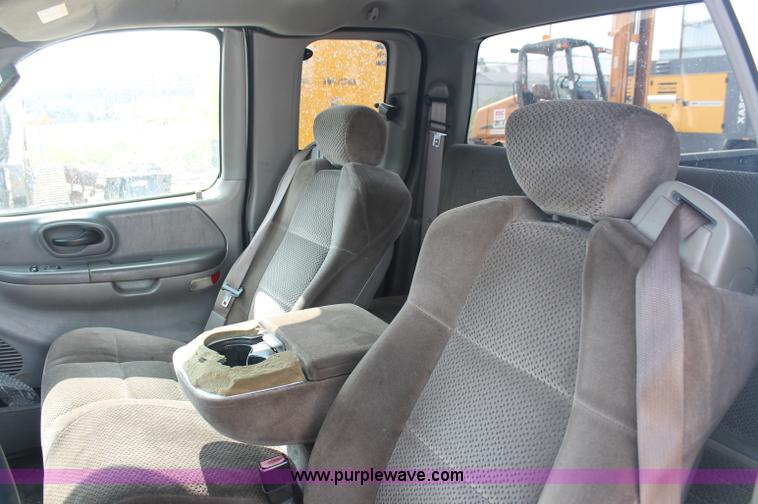 image for item C2794 2002 Ford F150 XLT SuperCab pickup truck