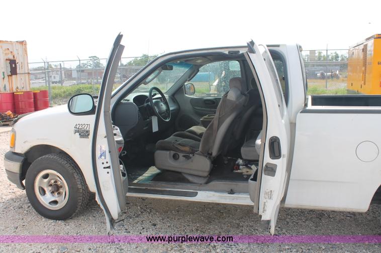 image for item C2794 2002 Ford F150 XLT SuperCab pickup truck