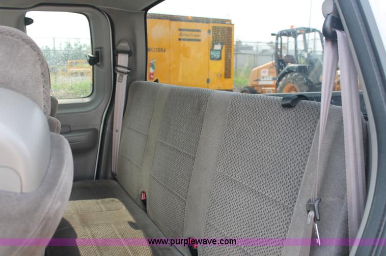 image for item C2794 2002 Ford F150 XLT SuperCab pickup truck