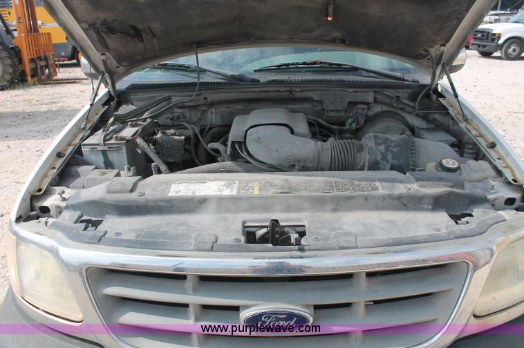 image for item C2794 2002 Ford F150 XLT SuperCab pickup truck