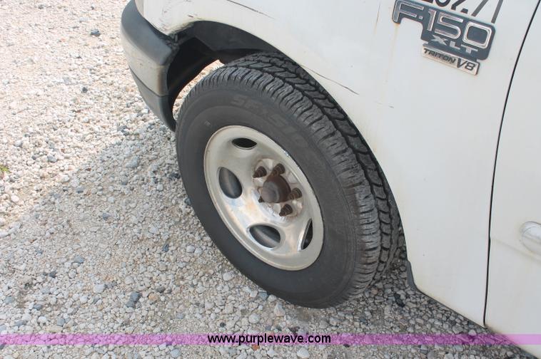 image for item C2794 2002 Ford F150 XLT SuperCab pickup truck