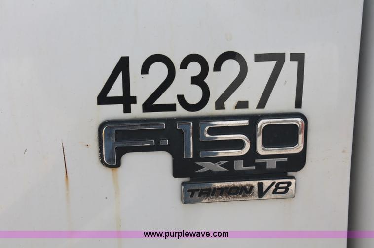 image for item C2794 2002 Ford F150 XLT SuperCab pickup truck