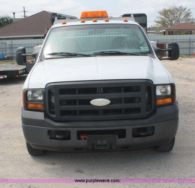 image for item C2795 2007 Ford F350 XL Super Duty service truck