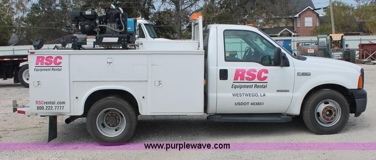 image for item C2795 2007 Ford F350 XL Super Duty service truck