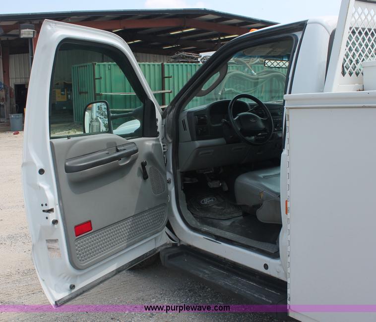 image for item C2795 2007 Ford F350 XL Super Duty service truck