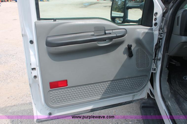 image for item C2795 2007 Ford F350 XL Super Duty service truck