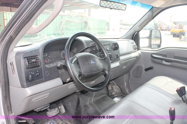 image for item C2795 2007 Ford F350 XL Super Duty service truck