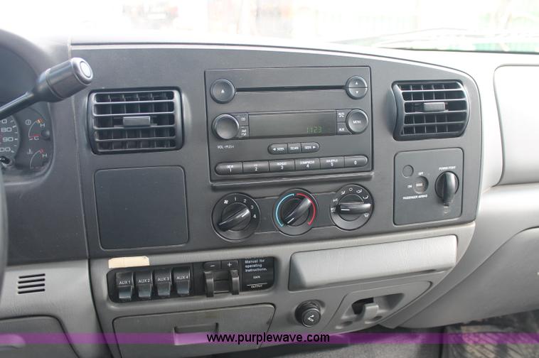 image for item C2795 2007 Ford F350 XL Super Duty service truck