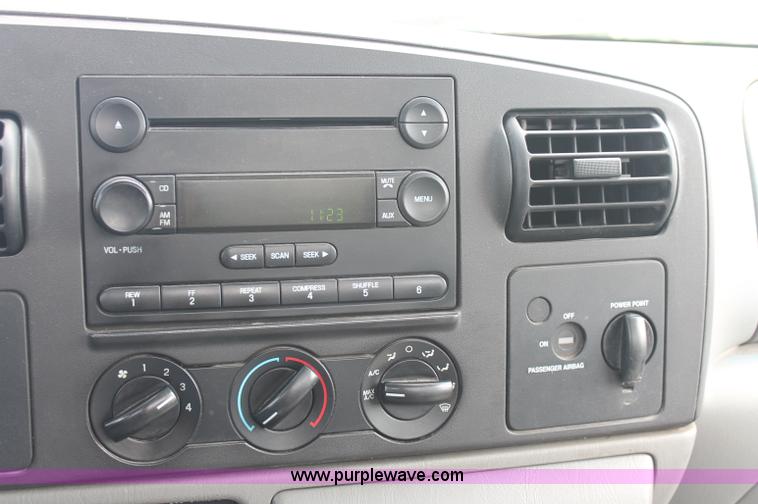 image for item C2795 2007 Ford F350 XL Super Duty service truck