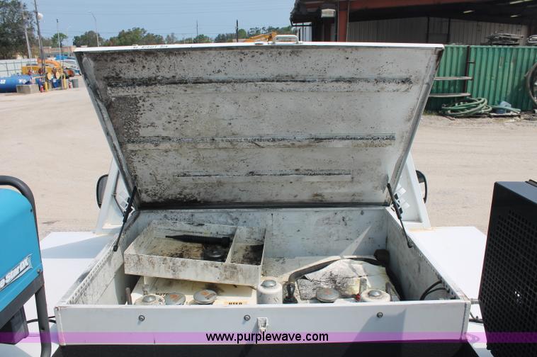 image for item C2795 2007 Ford F350 XL Super Duty service truck