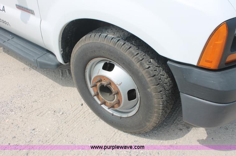 image for item C2795 2007 Ford F350 XL Super Duty service truck