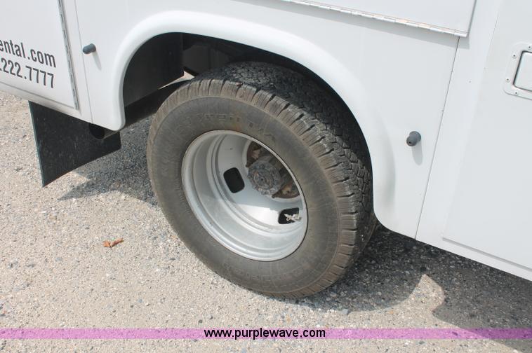 image for item C2795 2007 Ford F350 XL Super Duty service truck
