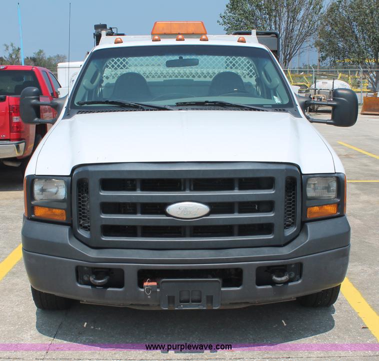 image for item C2796 2007 Ford F350 XL Super Duty service truck