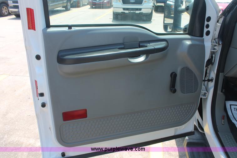 image for item C2796 2007 Ford F350 XL Super Duty service truck