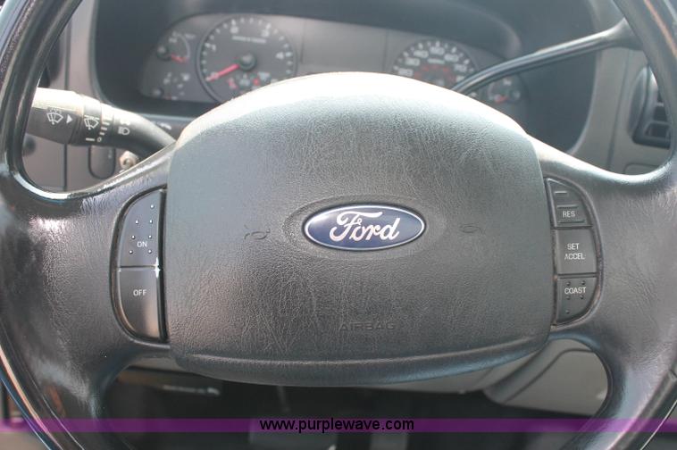 image for item C2796 2007 Ford F350 XL Super Duty service truck