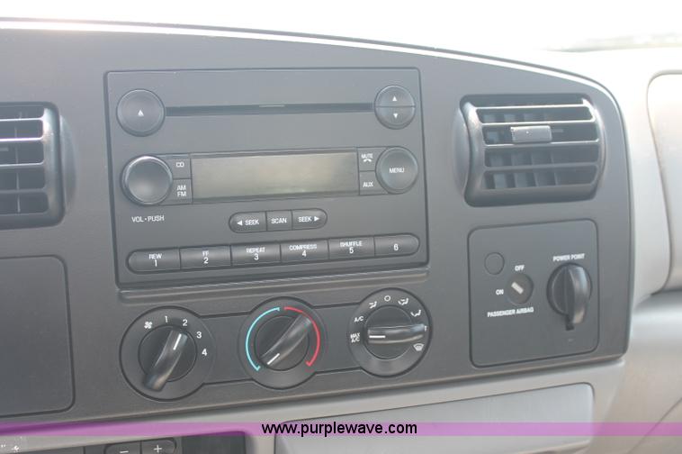 image for item C2796 2007 Ford F350 XL Super Duty service truck