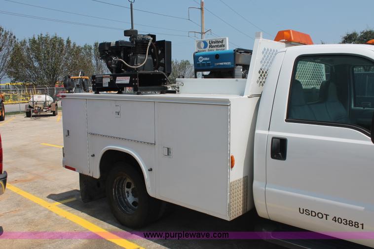 image for item C2796 2007 Ford F350 XL Super Duty service truck