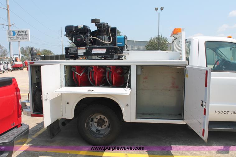 image for item C2796 2007 Ford F350 XL Super Duty service truck