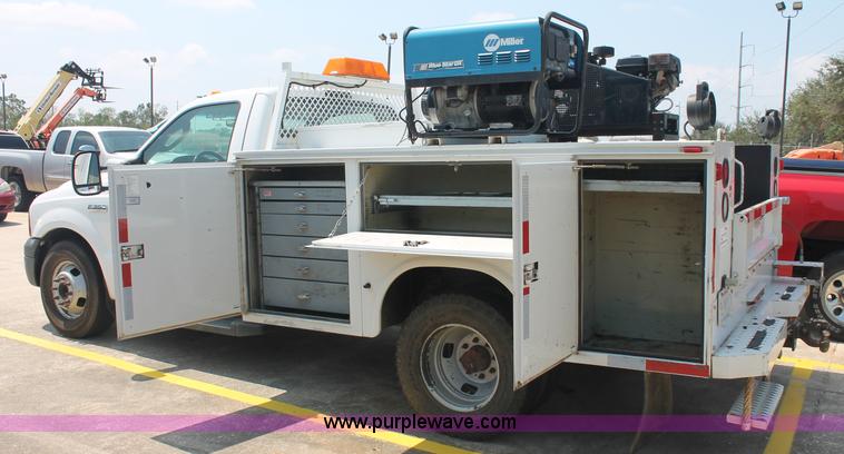 image for item C2796 2007 Ford F350 XL Super Duty service truck