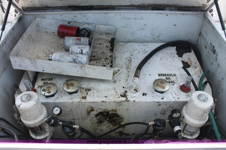 image for item C2796 2007 Ford F350 XL Super Duty service truck