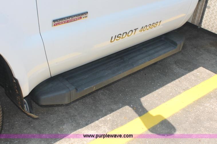 image for item C2796 2007 Ford F350 XL Super Duty service truck