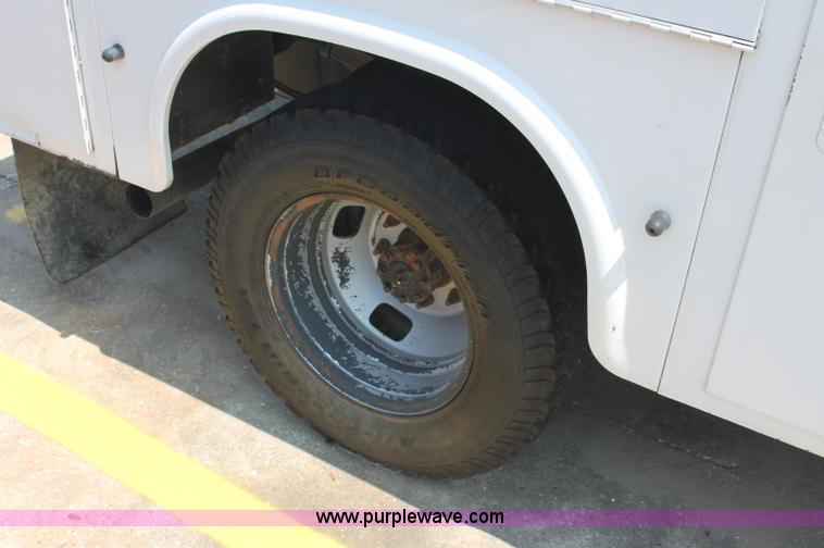 image for item C2796 2007 Ford F350 XL Super Duty service truck