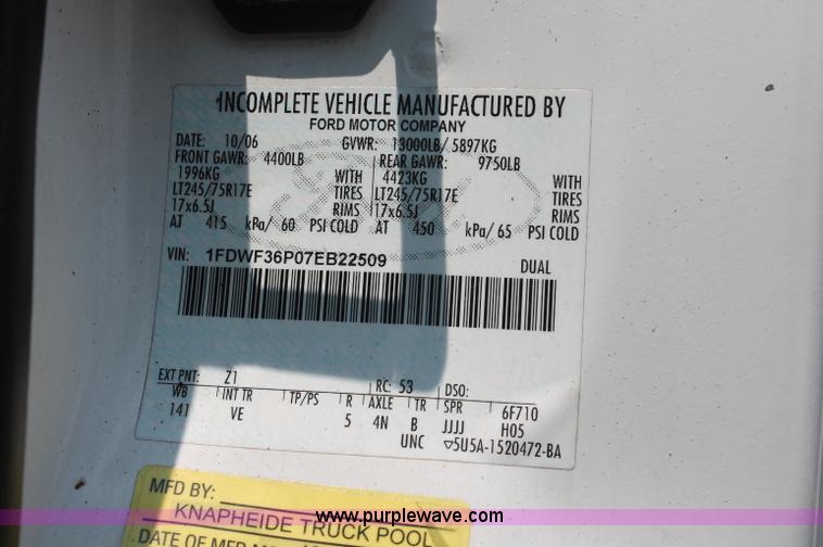 image for item C2796 2007 Ford F350 XL Super Duty service truck