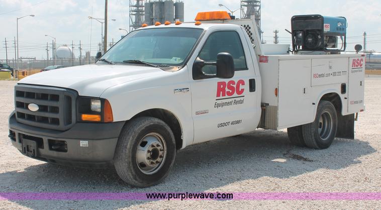 image for item C2797 2006 Ford F350 XL Super Duty service truck