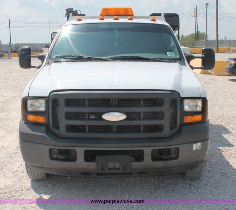image for item C2797 2006 Ford F350 XL Super Duty service truck