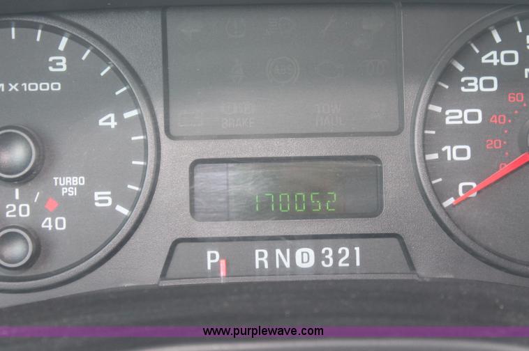image for item C2797 2006 Ford F350 XL Super Duty service truck