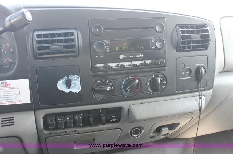 image for item C2797 2006 Ford F350 XL Super Duty service truck