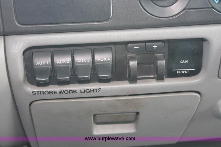 image for item C2797 2006 Ford F350 XL Super Duty service truck